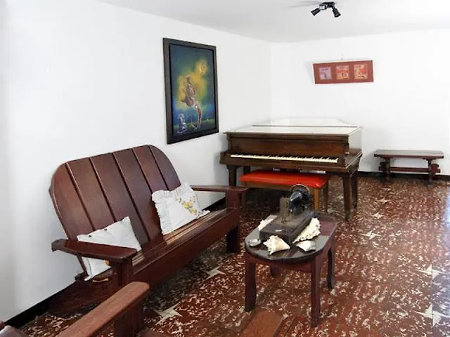 Habita Estudios Laureles Medellin Inn